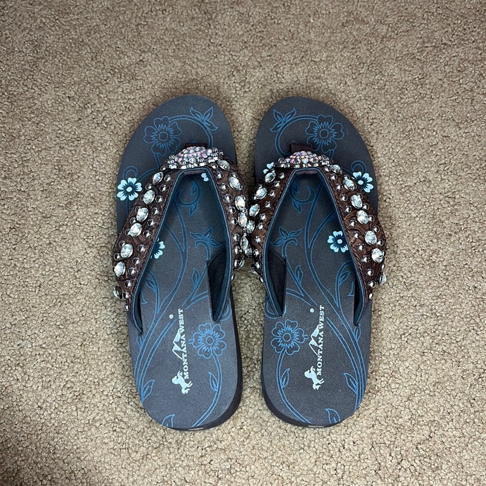 Montana West flip flops size 10.